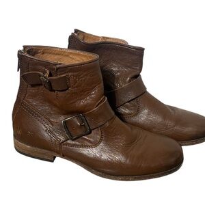 Frye women’s 7 Tyler engineer ankle boots brown leather zip back